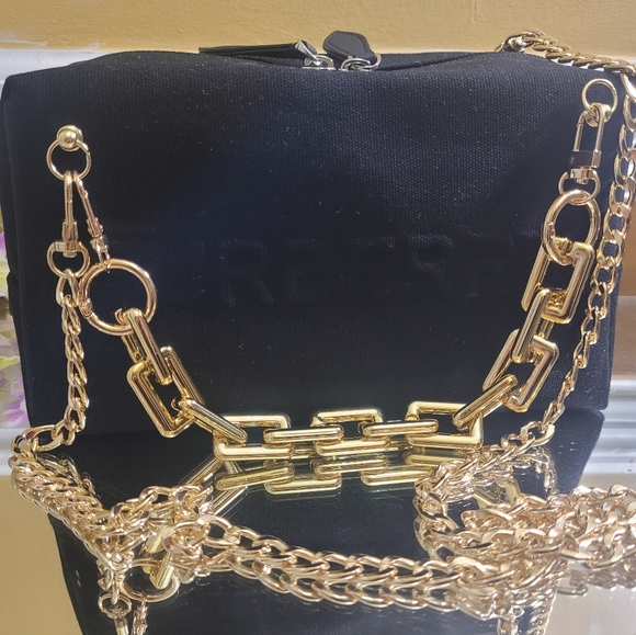 Burberry pouch converted into shoulder bag or cross body - Picture 7 of 16